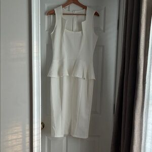 Elegant White Sleeveless Dress